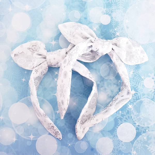 White / Silver snowflake knotty bow